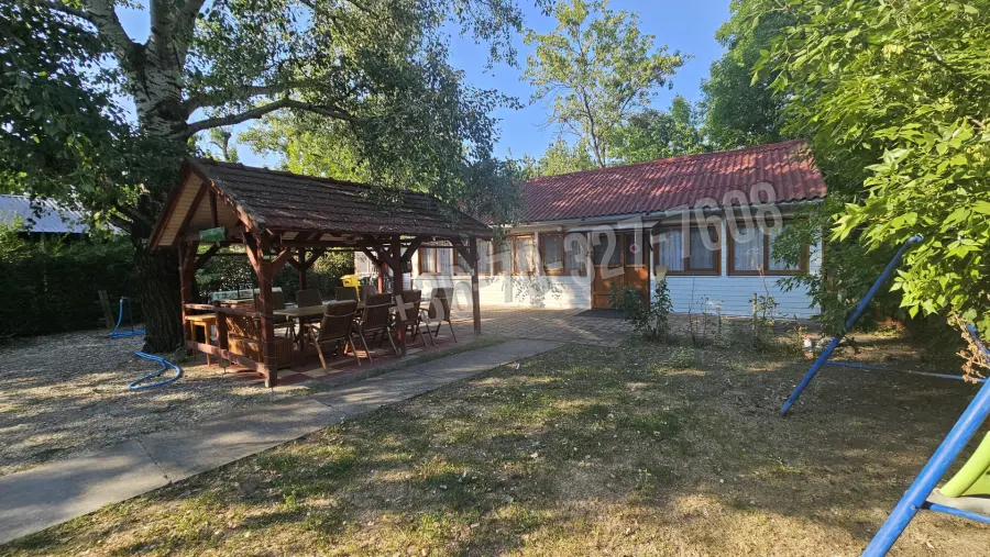 eladó nyaraló, Sarud