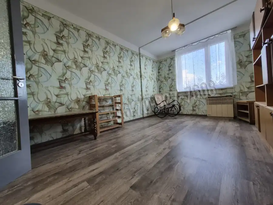 eladó panellakás, Tiszafüred